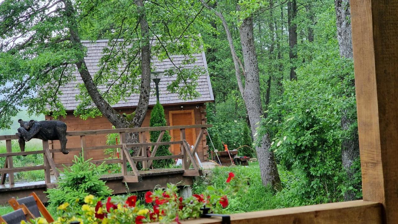 Vodenica Vrelo Chalets Vrelo Korenicko Exterior photo