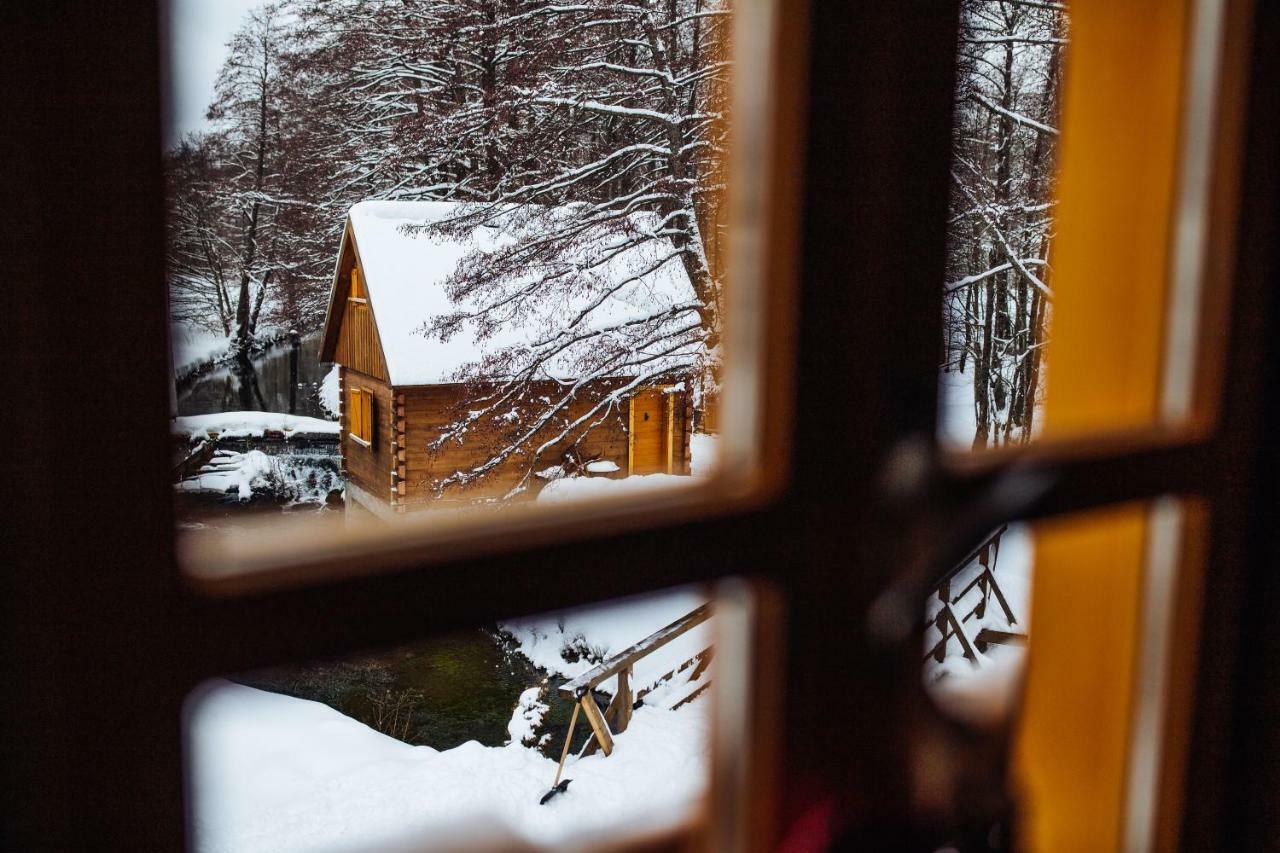 Vodenica Vrelo Chalets Vrelo Korenicko Exterior photo