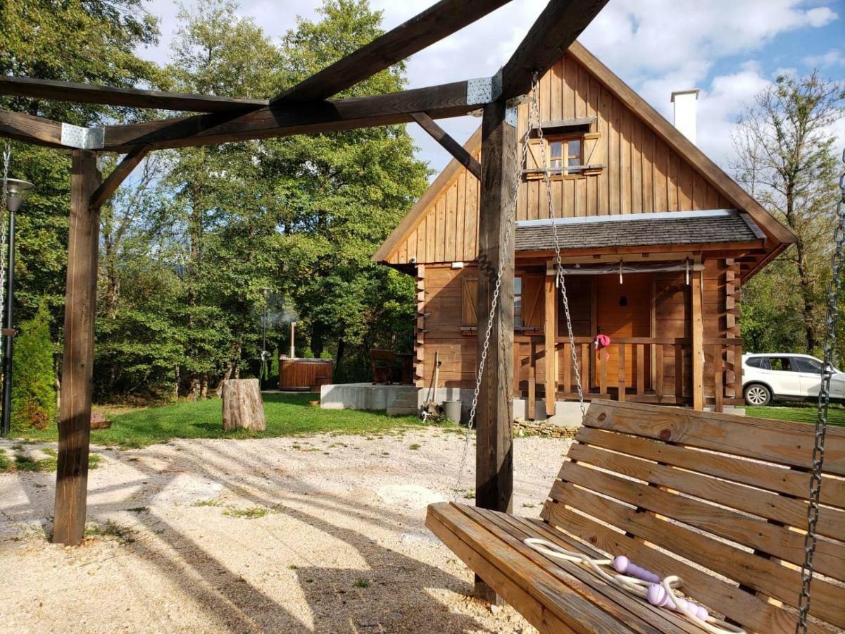 Vodenica Vrelo Chalets Vrelo Korenicko Exterior photo