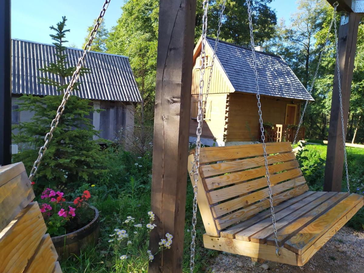 Vodenica Vrelo Chalets Vrelo Korenicko Exterior photo